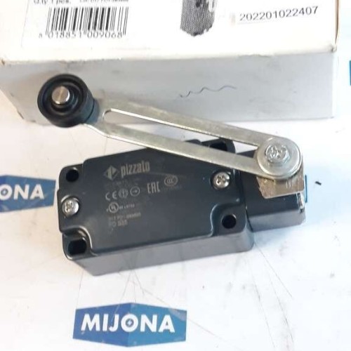 Pizzato FD 535 AC 15 3A 400V LIMIT SWITCH D17 FD1 283899 NEW OLD STOCK Pizzato FD 535 AC 15 3A 400V LIMIT SWITCH D17 FD1 283899 NEW OLD STOCK