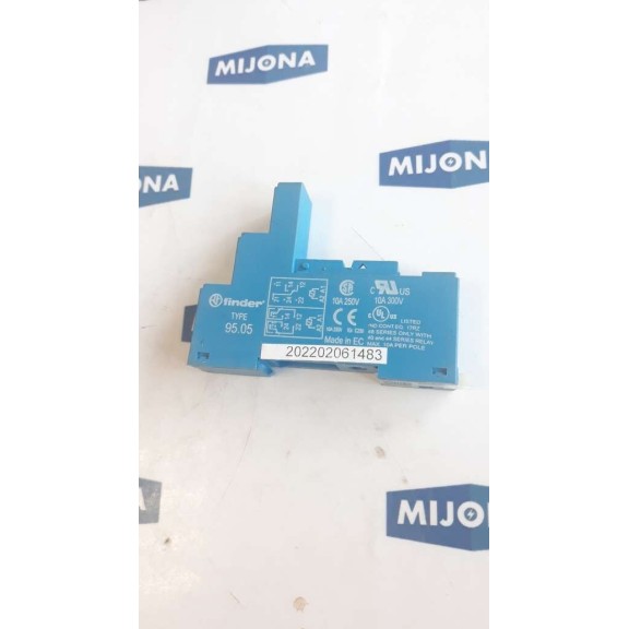 FINDER TYPE 95 05 SOCKET 10A 250V 10A 300V