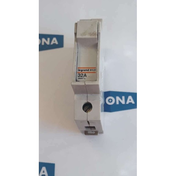 LEGRAND 01127 32A 380V