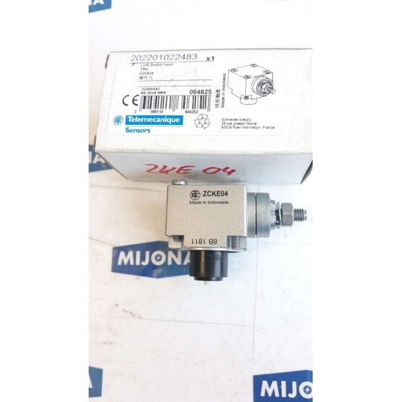 Telemecanique ZCK E04 9A Limit Switch no original box ZCK04 (NEW OLD STOCK)