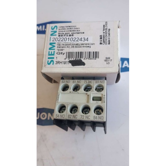 SIEMENS 3RH1911 1FA22 690V 10A 240V Auxiliary contact block