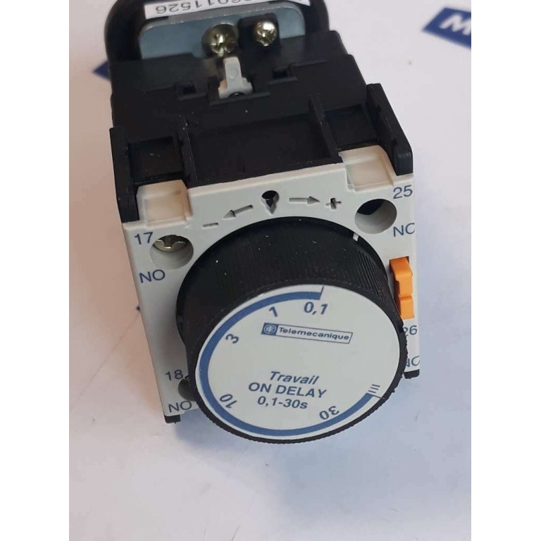 Telemecanique XB2 M 9 NFC 63140 VDE 0660 /TRAVAIL ON DELAY 0,1-30s new old stock