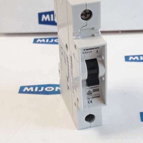 Siemens 5SX21 230-400V D0.5 MINIATIURE CIRCUIT BREAKER 5SX2 new old stock Siemens 5SX21 230-400V D0.5 MINIATIURE CIRCUIT BREAKER 5SX2 new old stock