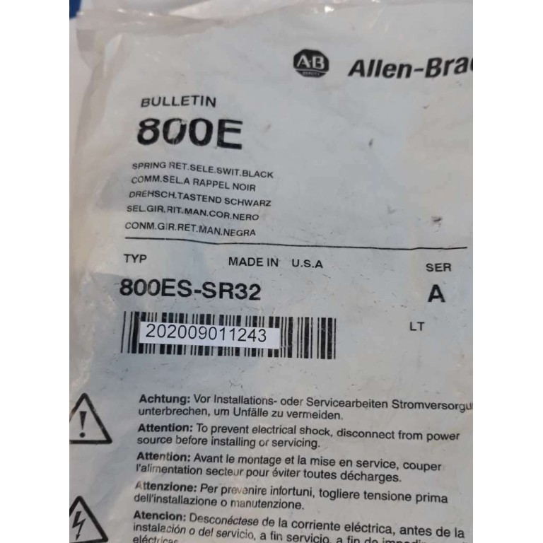 ALLEN BRADLEY 800ES SR32 spring select switch black