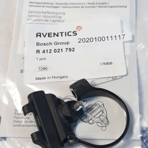 Aventics R 412 021 792 SENSOR MOUNTING Serie CB1 R412021792