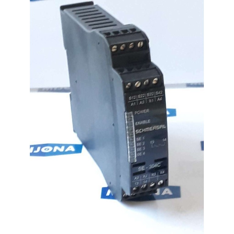 Schmersal SE 304 C Ue 24VAC/DC 4W Safety relay AC15 230V 3A DC13 24VNEW OLD STOC
