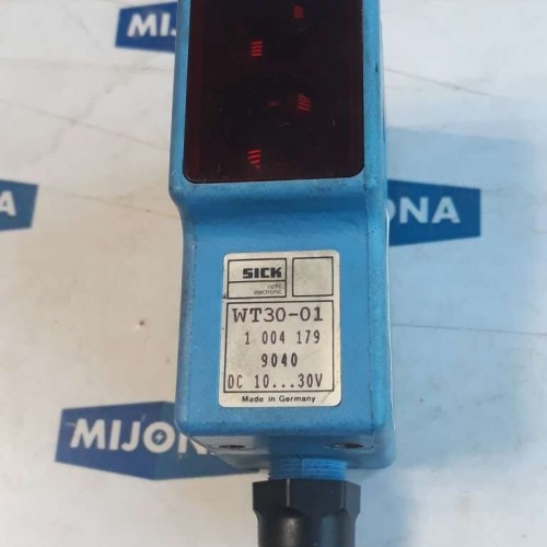 SICK WT30 01 1004 179 DC 10 30V sensor SICK WT30 01 1004 179 DC 10 30V sensor