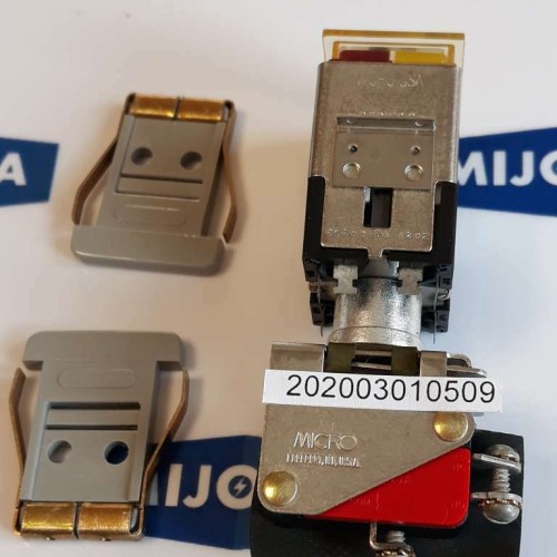 MICRO USA 2C203 8202 SERIES 2 EQUIPMENT LINE 2D72 8131 (new old stock)