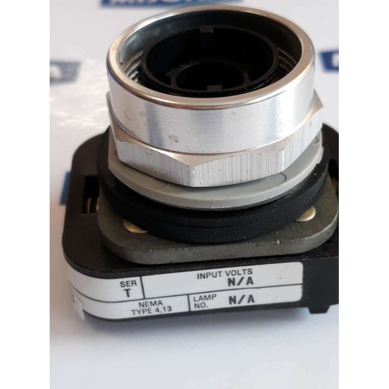 ALLEN BRADLEY 800T FX NEMA TYPE 4 13 SER T (NEW OLD STOCK)
