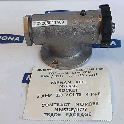 NIPHAN N573 5G SOCKET 5A 250V 4 P+E 5935 99 193 6661 (NEW OLD STOCK)