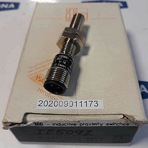 IFM efector 100 inductive proximity switches IE5092 IEB3001 (NEW OLD STOCK) IFM efector 100 inductive proximity switches IE5092 IEB3001 (NEW OLD STOCK)