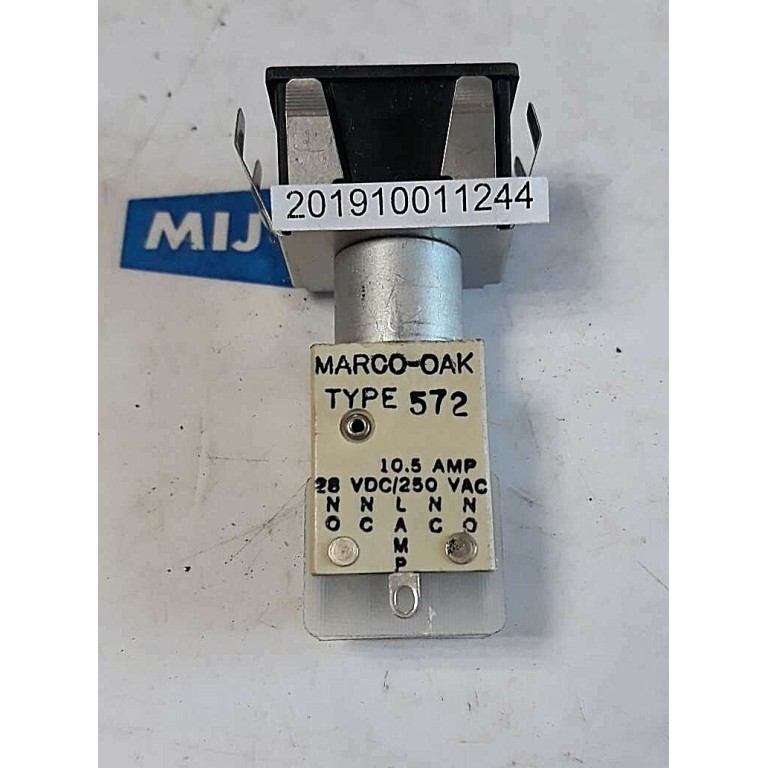 MARCO OAK TYPE 572 10.5AMP 28VDC 250VAC (new old stock)