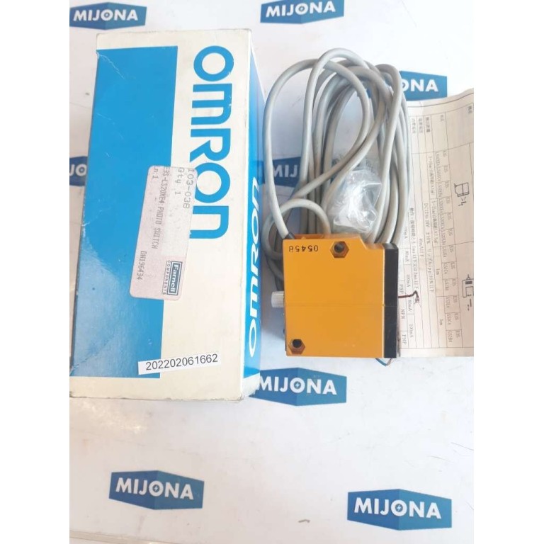 OMRON E3S LS20XE4 HOTOELECTRIC SWITCH 12 24vdc 2M new old stock