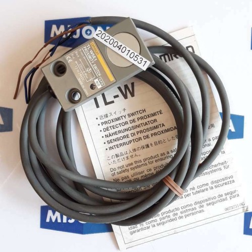 Omron TL W5E1 PROXIMITY SWITCH 200mA 12to24VDC (new old stock)