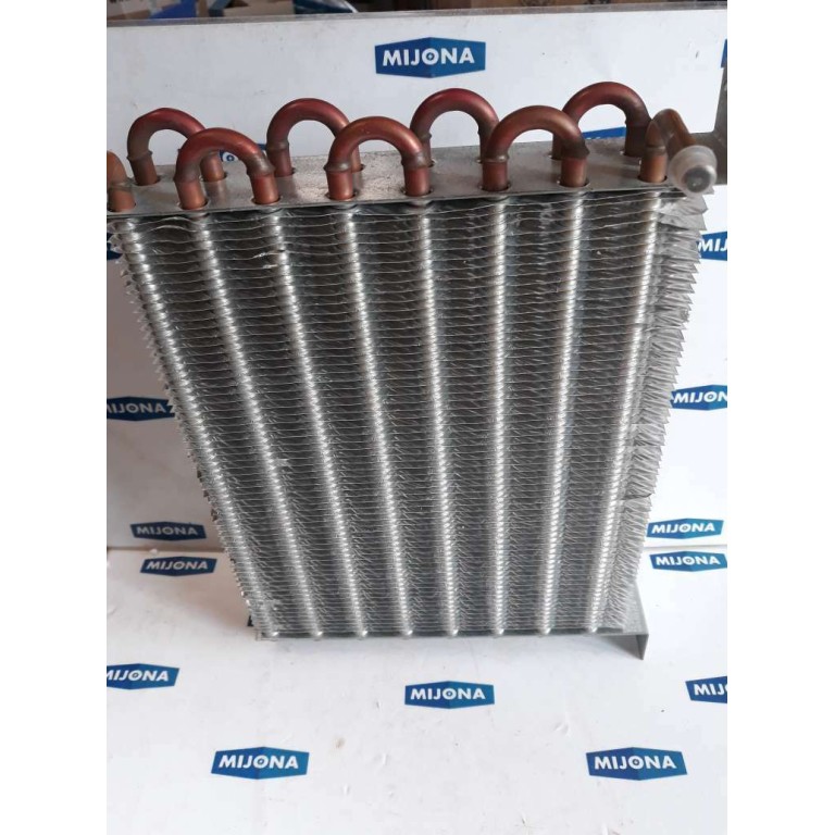 I.C 010890/01 48076 RIF CL 5002 0004 CONDENSOR (New old stock) I.C 010890/01 48076 RIF CL 5002 0004 CONDENSOR (New old stock)