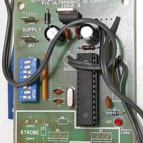 MARTLEY ELECTRONICS Panel issue B LTD 2004 PIC ULTRASONIC DETERRENT MARTLEY ELECTRONICS Panel issue B LTD 2004 PIC ULTRASONIC DETERRENT