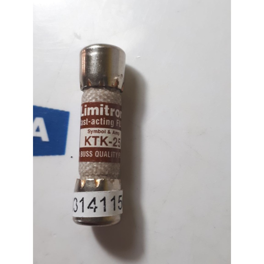 Italweber Limitron Sicherung KTK-25 600V (new old stock) Italweber Limitron Sicherung KTK-25 600V (new old stock)