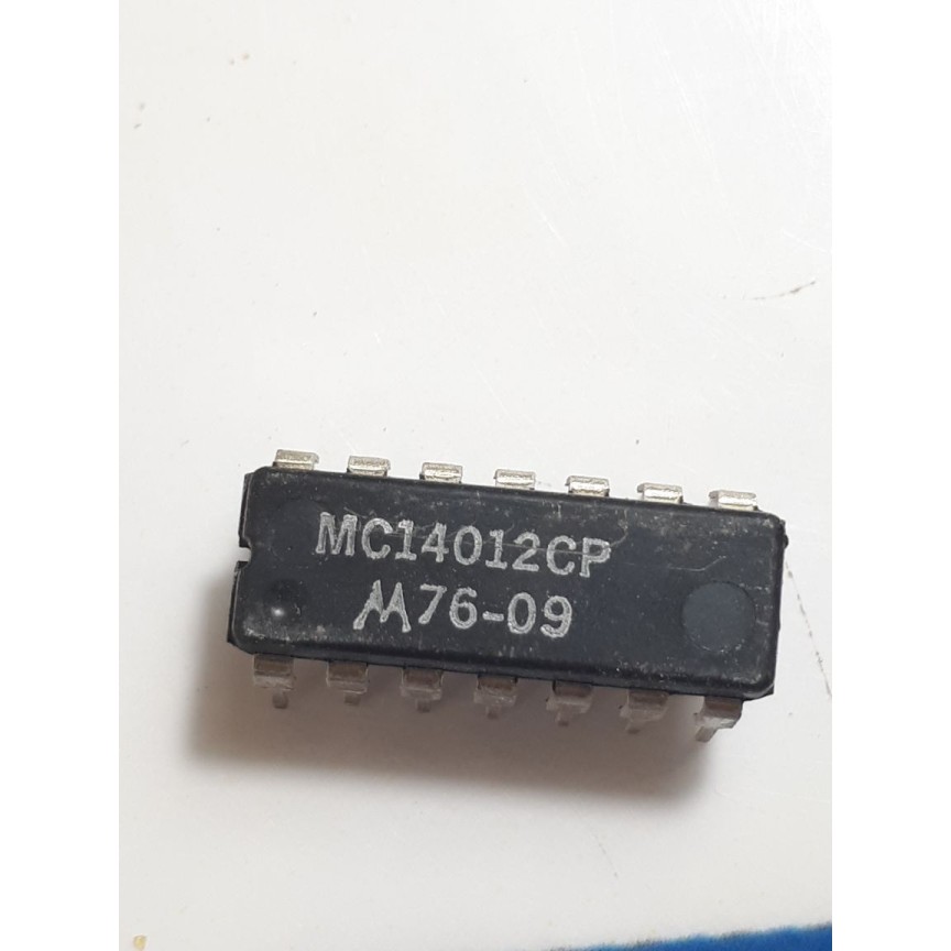 Motorola Microchip MC14012CP M 76-09 Motorola Microchip MC14012CP M 76-09