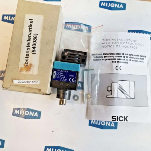 SICK IQ40 35NPS KC0 Proximity Switch  IQ40-35NPS-KC0 7900224 new old stock