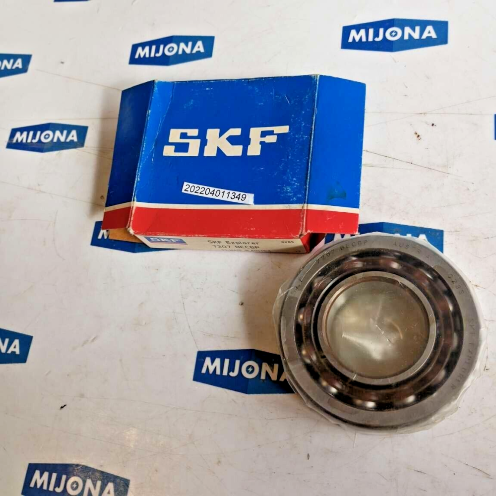 SKF 7207 BECBP Cylindrical Roller bearing  (new old stock)