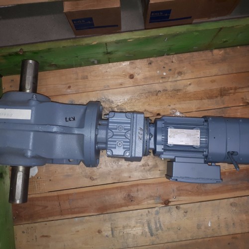 SEW Eurodrive DRS71M4BE1HR/FG/TH/ES7C (new old stock) SEW Eurodrive DRS71M4BE1HR/FG/TH/ES7C (new old stock)
