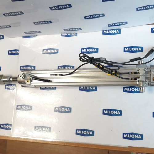 Rexroth 0 822 120 008 10BAR 10W05 Ø 32 HUB 250 PNEUMATIC CYLINDER 0830100435