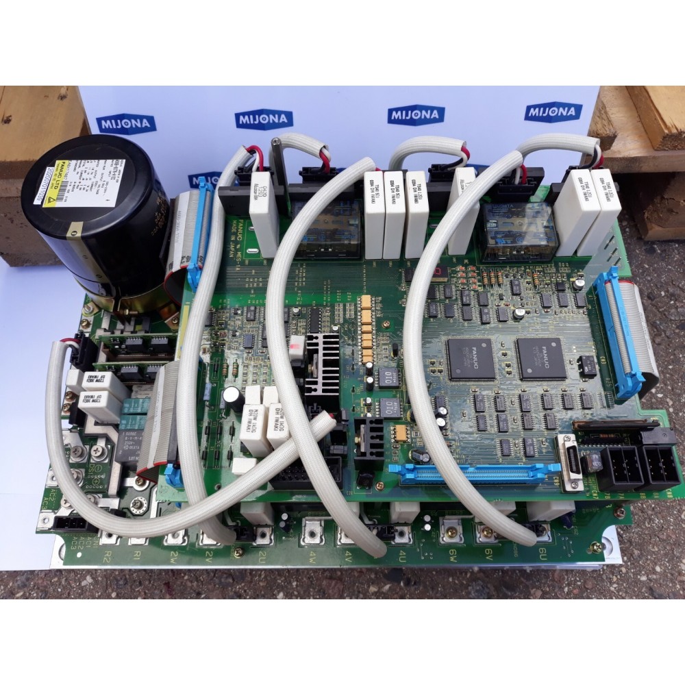 FANUC SERVO AMPRIFIER A06B 6076 H102 YAMANASHI A20B 1006 011 IN: 200-230V  230V
