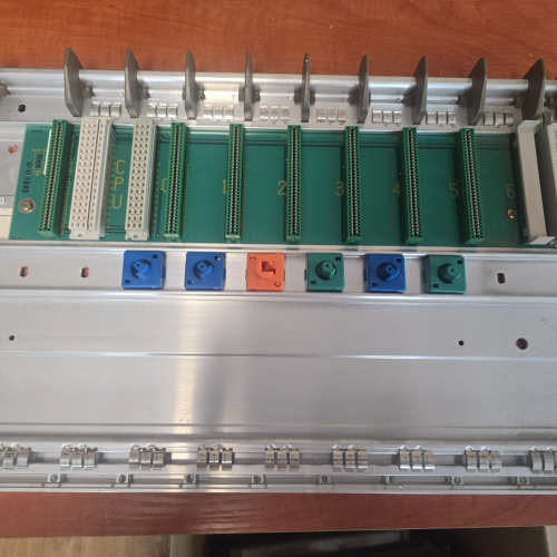 Siemens Simatic S5 Subrack CR1 6ES5 700-1LA12 6ES5700-1LA12 E STAND 01