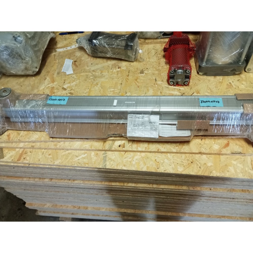 Festo DSBC 63 700 C PPVA 589430 cylinder DSBC-63-700-C-PPVA (New old stock) Festo DSBC 63 700 C PPVA 589430 cylinder DSBC-63-700-C-PPVA (New old stock)