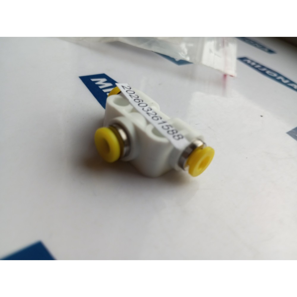 CONNECTOR  Anschluss T-Form (New old stock)