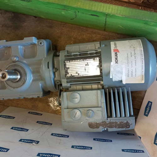 SEW Eurodrive S47 DT71D4 BMG MM03 TH 0,37KW 50HZ S47 DT71D4/BMG/M new old stock SEW Eurodrive S47 DT71D4 BMG MM03 TH 0,37KW 50HZ S47 DT71D4/BMG/M new old stock