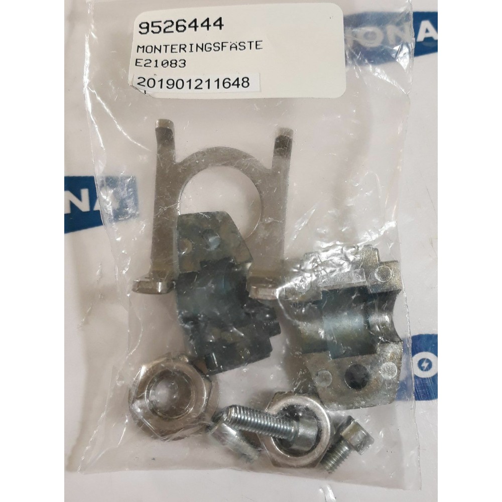 IFM E21083 MOUNTING SET (new old stock)