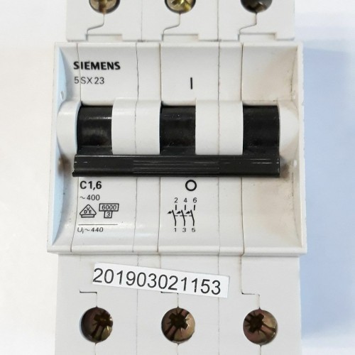 Siemens 5SX23 480V Q 92 183 C 1,6 CIRCUIT BREAKER (New old stock) Siemens 5SX23 480V Q 92 183 C 1,6 CIRCUIT BREAKER (New old stock)