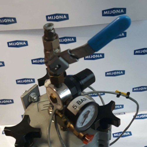 EFD NORDSON 1468494 100psi 6,9BAR 50°C OIL MAGNA 220 2002PLubricating oil barrel EFD NORDSON 1468494 100psi 6,9BAR 50°C OIL MAGNA 220 2002PLubricating oil barrel