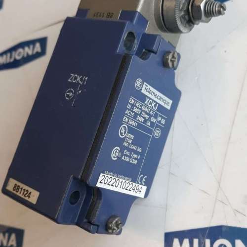 Telemecanique XCKJ IP 66 AC15 240V 3A LIMIT SWITCH ZCK05