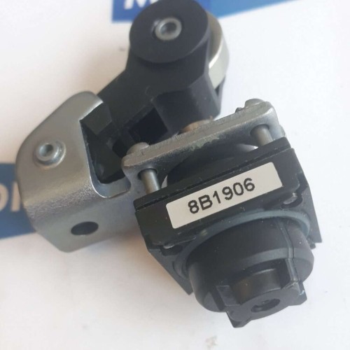 Schneider ZCK D23 Limit Switch HEAD 9A 8B1906 NEW OLD STOCK Schneider ZCK D23 Limit Switch HEAD 9A 8B1906 NEW OLD STOCK