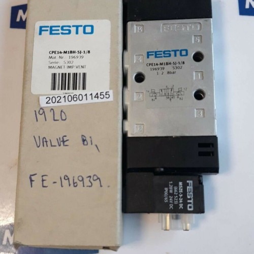 Festo CPE14 M1BH 5J 1 8 Magneventil solenoid valve 196939 NEW OLD STOCK