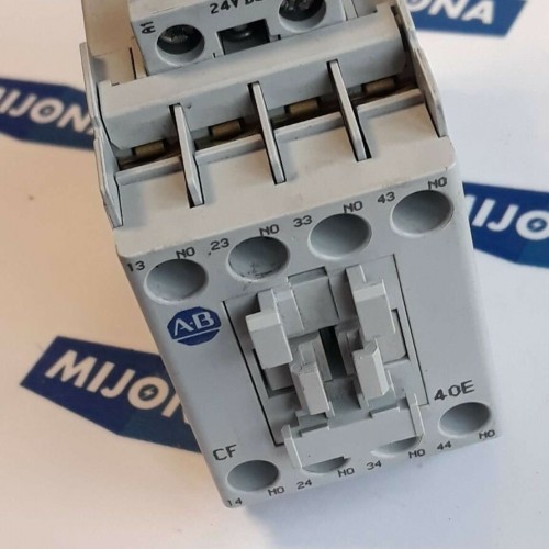ALLEN BRADLEY 700 CF400D SER A 8kV AC12 690V 25A AC15 3PHASE COIL 24V DC