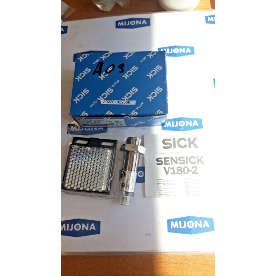 SICK VL180-2P42462 6041815  VL180 2P42462 NEW OLD STOCK
