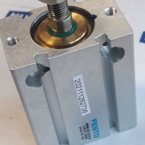 Festo DMM 32 15 P A 158547 10BAR Compact Cylinder 32mm (new old stock) Festo DMM 32 15 P A 158547 10BAR Compact Cylinder 32mm (new old stock)