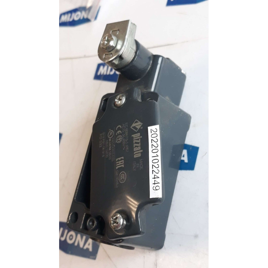 Pizzato FD 532 AC15 3A 400V LIMIT SWITCH D15 FD1 181515