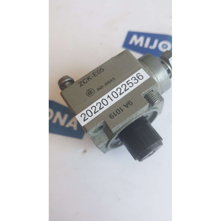Telemecanique ZCK E05 9A Limit Switch Rotary Head