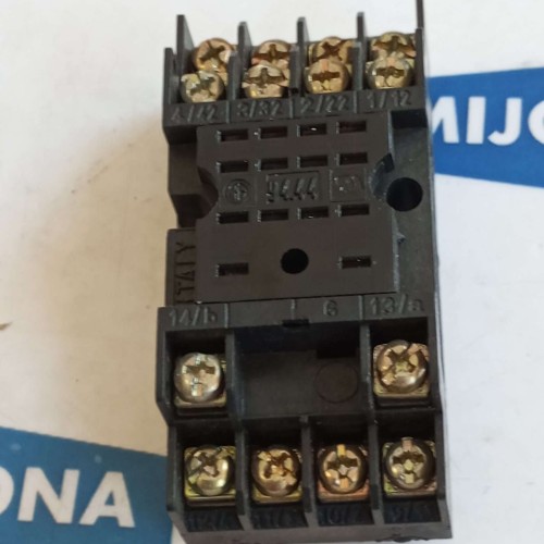 FINDER TYPE 94 44 Relay Socket 5A 250V 10A 250V 94.44 (NEW OLD STOCK)