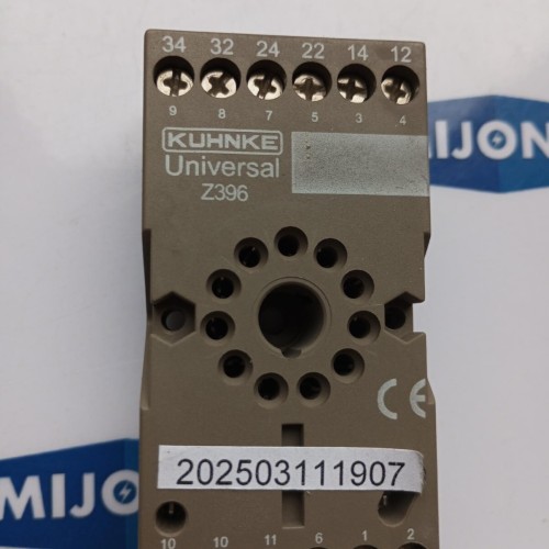 Kuhnke UNIVERSAL Z396 RELAY BASE  (NEW OLD STOCK)