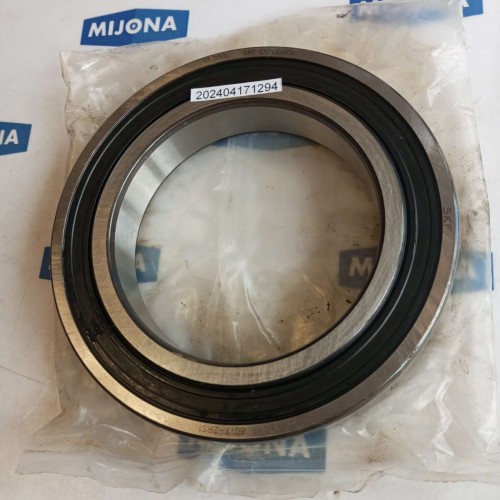 SKF 6017-2RS1  groove ball bearing  6017 2RS1  (new old stock)