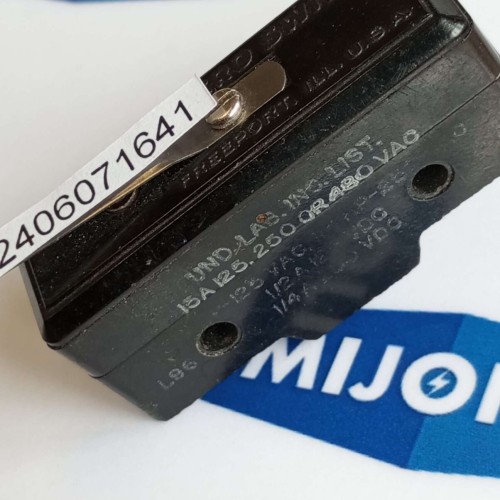 HONEYWELL BZ 2RL2 A2 MICRO SWITCH 15A 125V 16A 250VA 480VAC HONEYWELL BZ 2RL2 A2 MICRO SWITCH 15A 125V 16A 250VA 480VAC