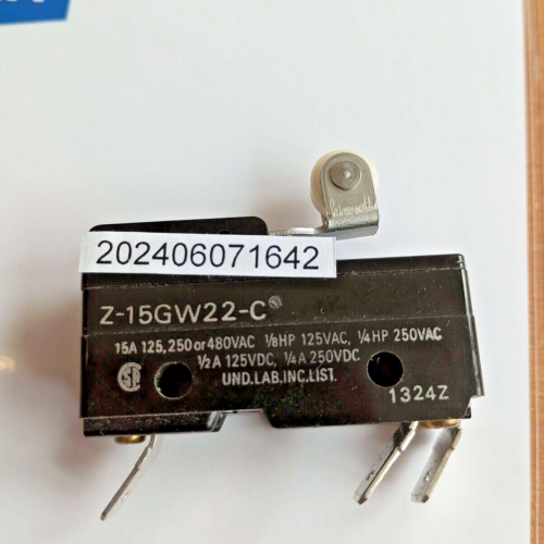 OMRON Z 15GW22 C MICRO Switch 15A 125 280 480VAC Z-15GW22-C NEW OLD STOCK