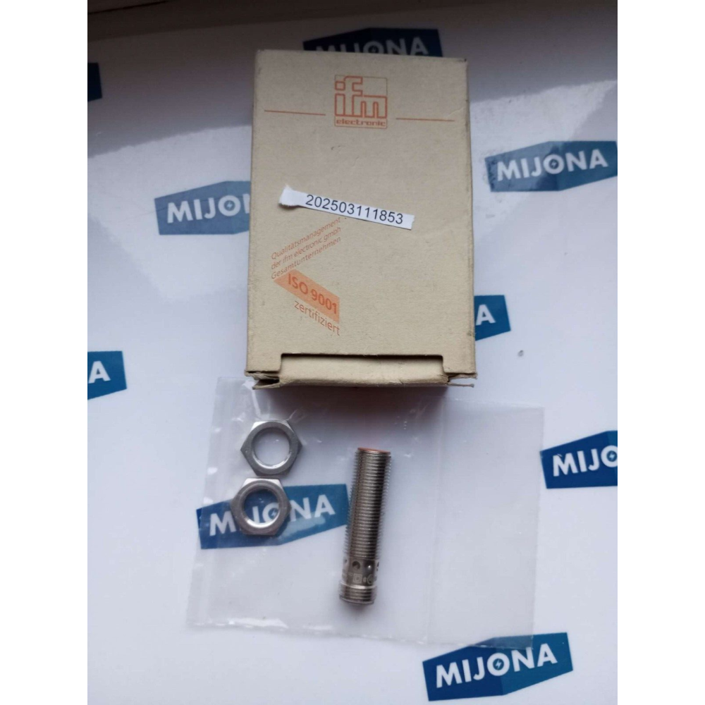 IFM  efector 100 inductive proximity switches IFS200 IFB2004BARKG NEW OLD STOCK