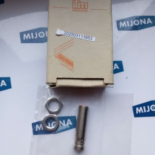 IFM efector 100 inductive proximity switches IFS200 IFB2004BARKG NEW OLD STOCK IFM efector 100 inductive proximity switches IFS200 IFB2004BARKG NEW OLD STOCK