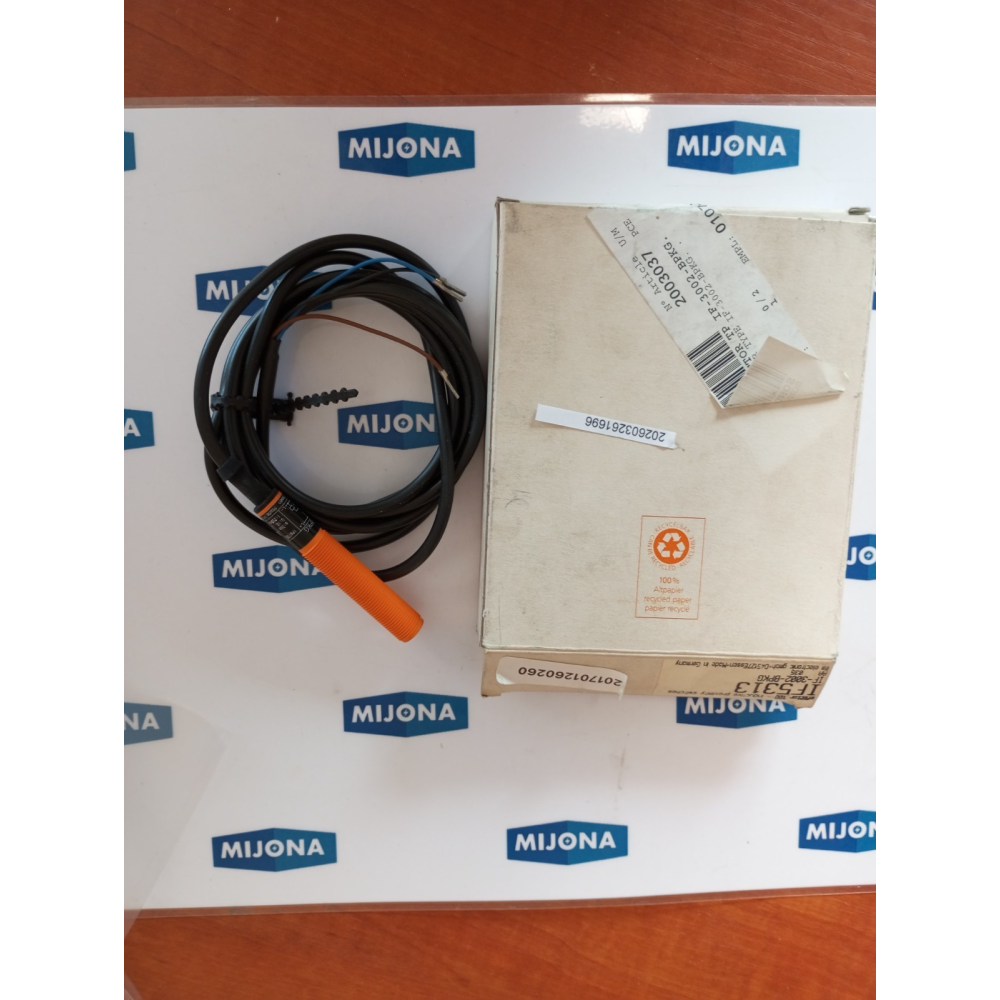 IFM IF5313 IF-3002-BPKG INDUCTIVE PROXIMITY SWITCHES NEW OLD STOCK